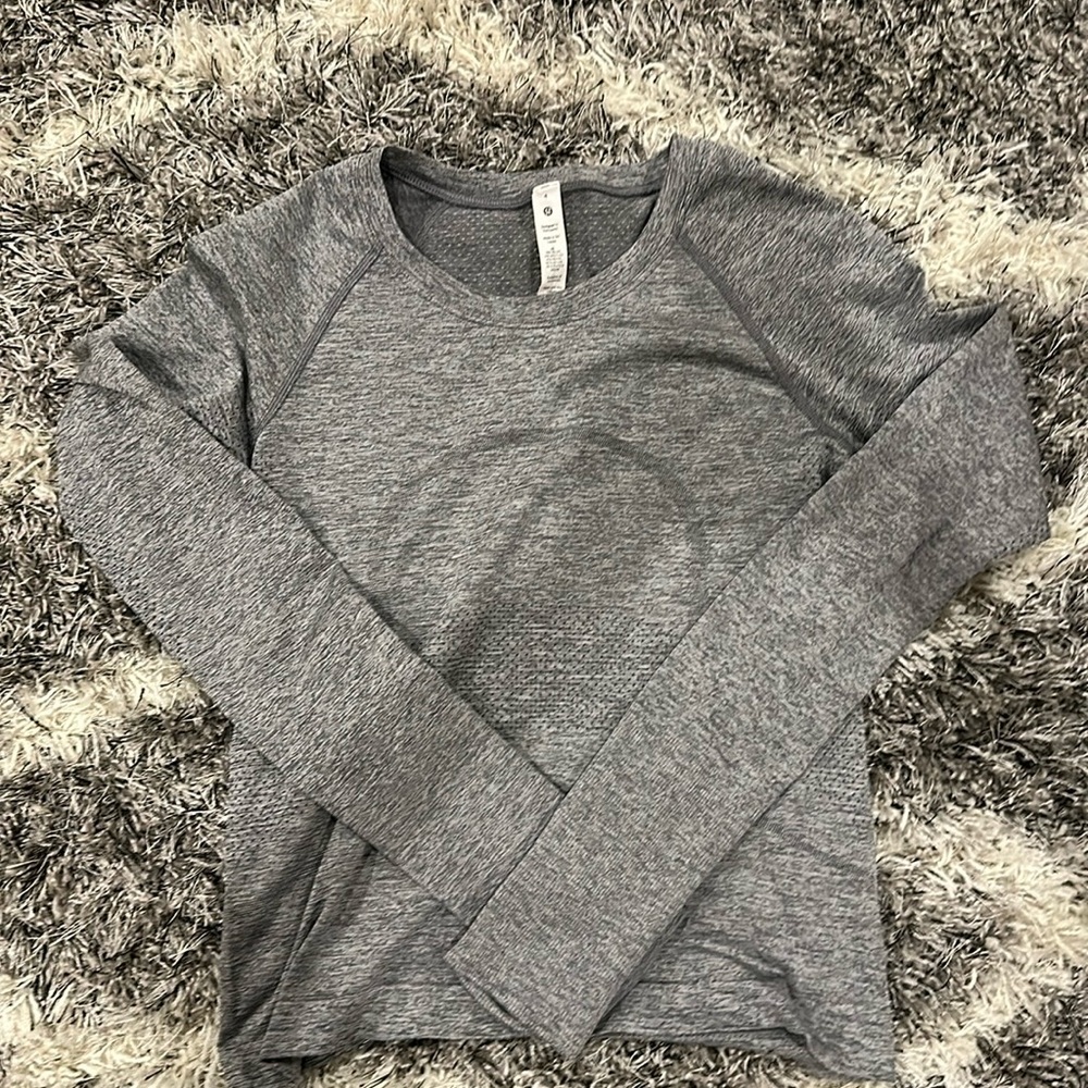 Swiftly Tech Long Sleeve Shirt 2.0
*Race Length size 4,color gray